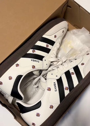 Çiçekli Adidas Samba