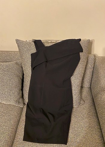 Siyah askılı tek omzu ince askılı mini gece elbisesi - Görsel 2