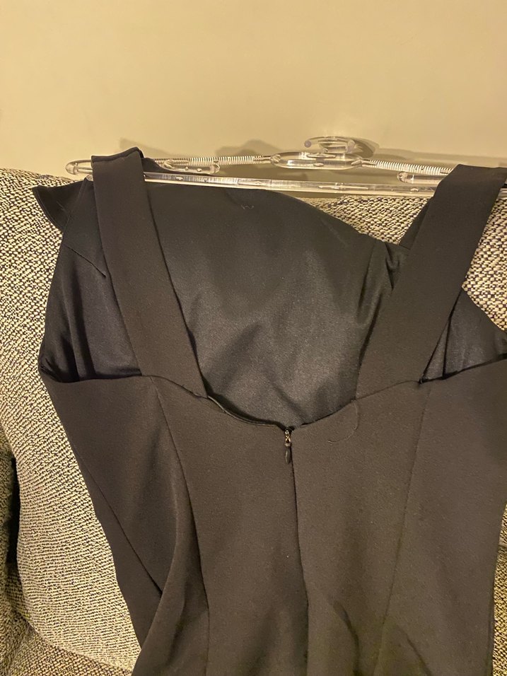 Siyah askılı tek omzu ince askılı mini gece elbisesi - Görsel 4