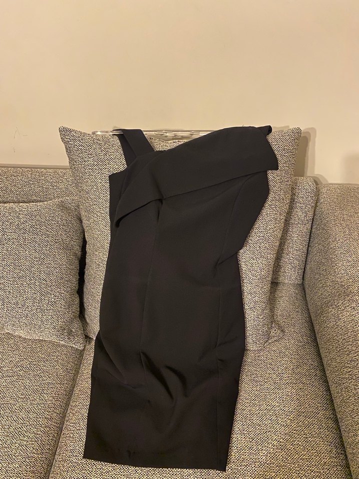 Siyah askılı tek omzu ince askılı mini gece elbisesi - Görsel 2