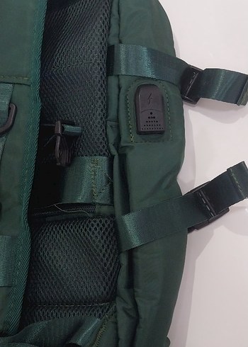 Kadınlar için Fermuarlı Yeşil Sırt Çantası - Görsel 3