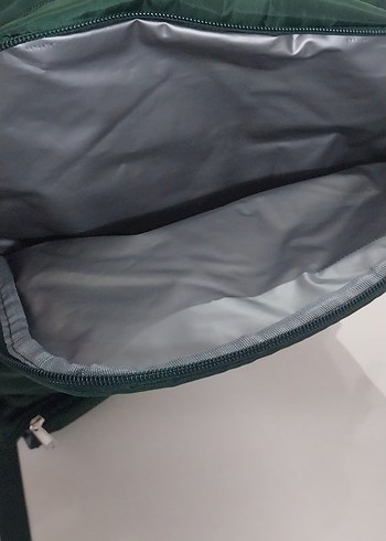 Kadınlar için Fermuarlı Yeşil Sırt Çantası - Görsel 4