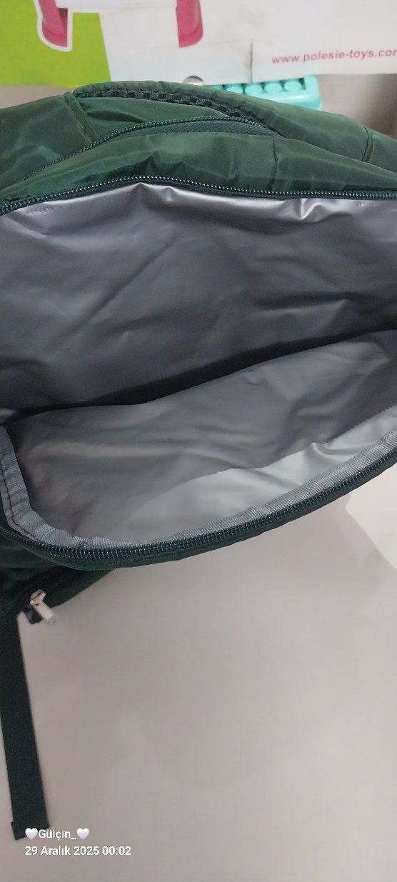 Kadınlar için Fermuarlı Yeşil Sırt Çantası - Görsel 4