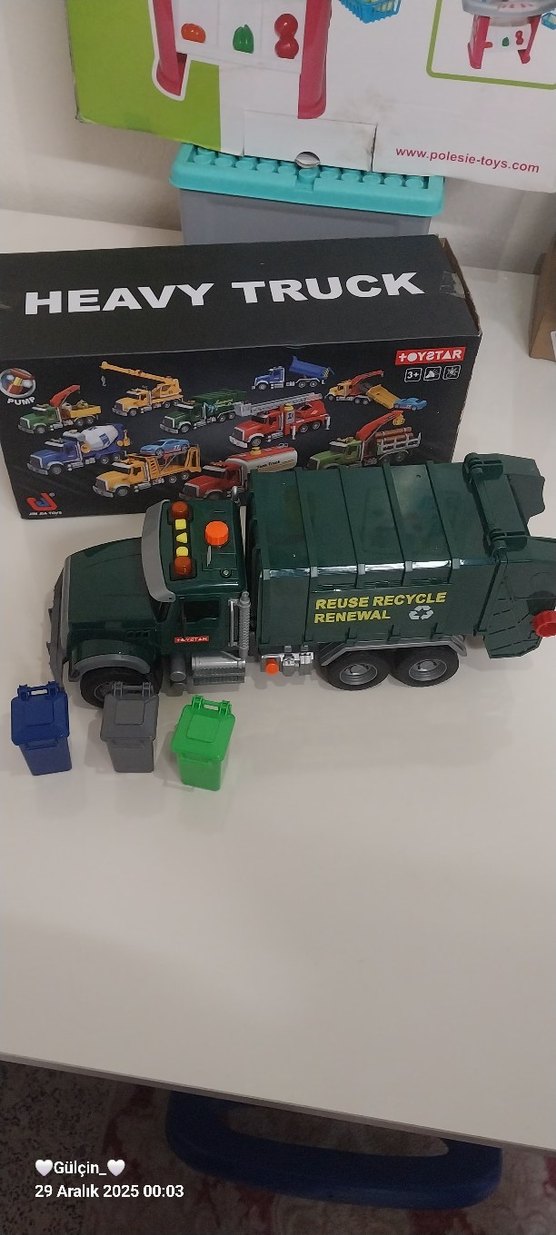 Yeşil Oyuncak Çöp Kamyonu ve Renkli Çöp Kutuları - Görsel 2