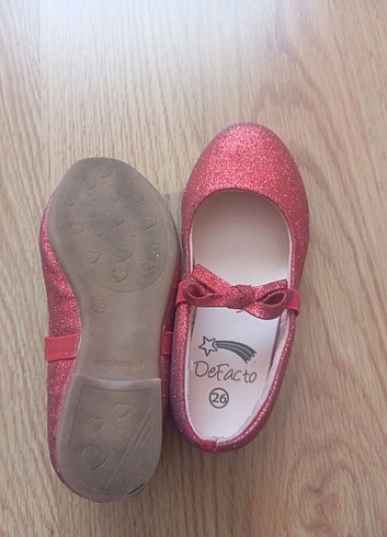 26 Beden kırmızı Renk Defacto kız çocuk ayakkabı 