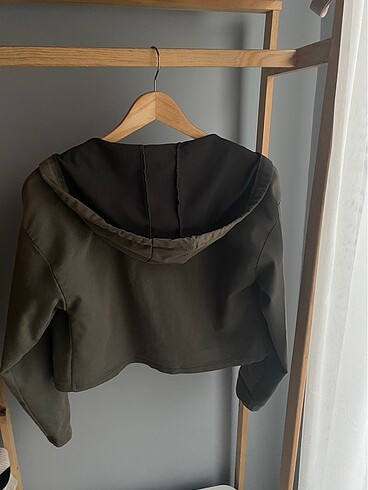 l Beden crop ceket