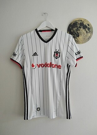 Beşiktaş 16/17 iç saha forma
