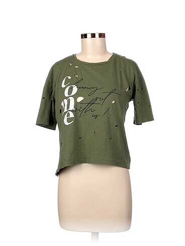 Trendyol & Milla T-shirt %70 İndirimli.