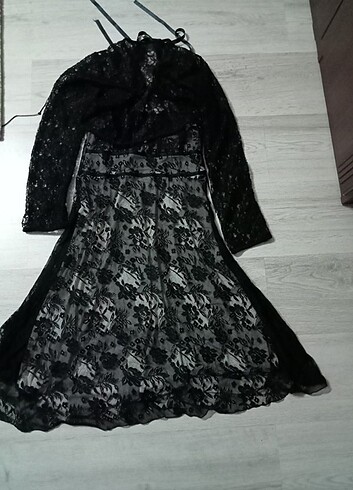 m Beden siyah Renk Güpür dizde elbise