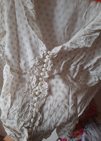 Zara Düğmeli fırfır detaylı Bluz