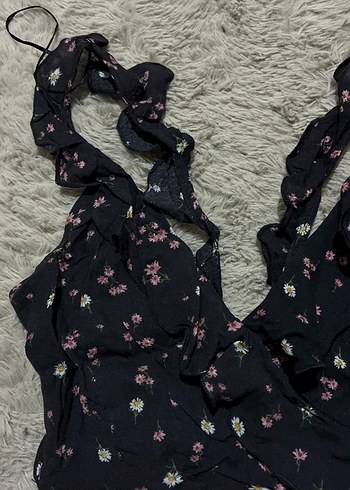 xs Beden Fırfırlı V Yaka Mini Çiçekli Bustiyer