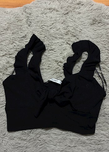Siyah Kısa Fırfırlı V Yaka Crop Top