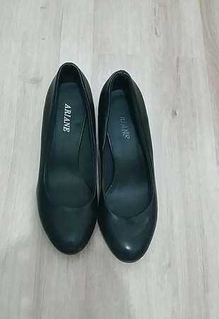 37 Beden siyah topuklu ayakkabı