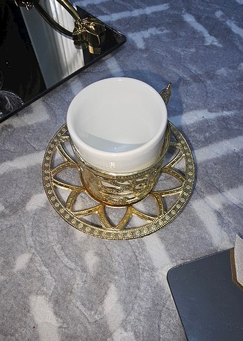 Altın Renkli Çiçek Desenli Modern Klasik Tepsi - Görsel 3