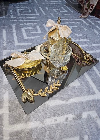 Altın Renkli Çiçek Desenli Modern Klasik Tepsi - Görsel 2