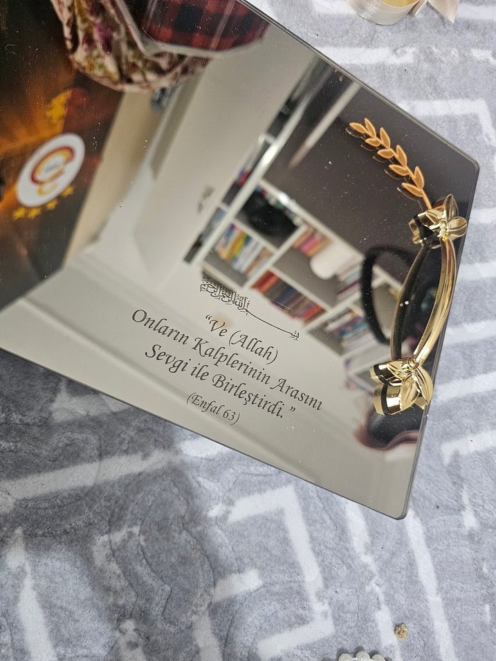 Altın Renkli Çiçek Desenli Modern Klasik Tepsi - Görsel 5