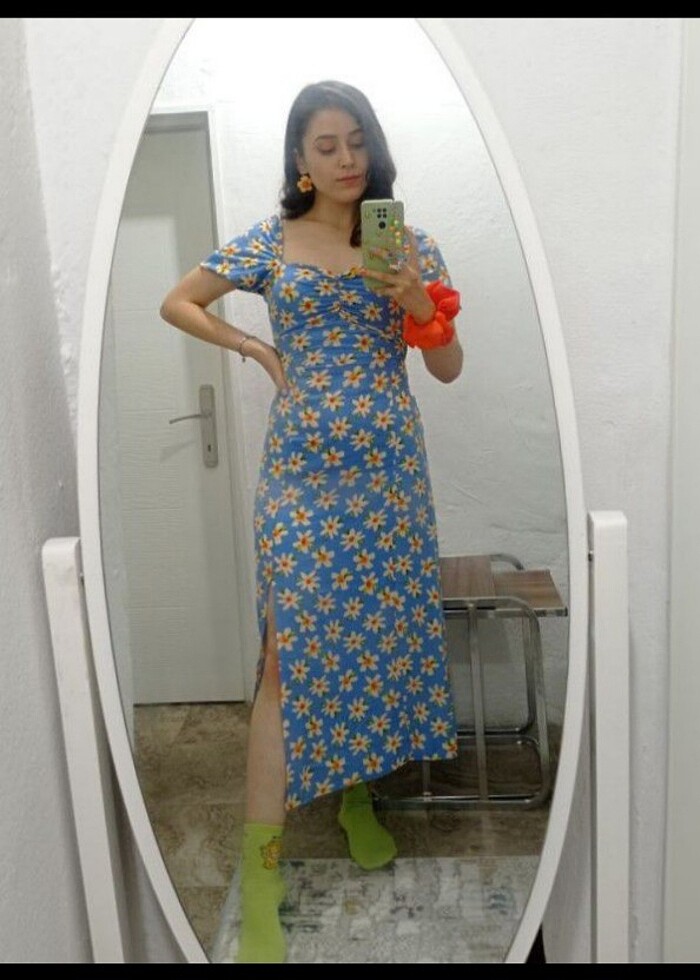 Çiçekli Elbise - Görsel 2