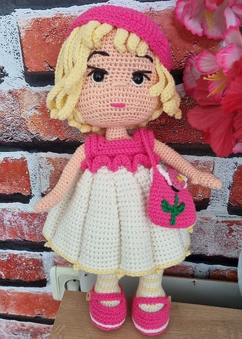 Tasarımcı Pembe elbiseli Amigurumi bebek