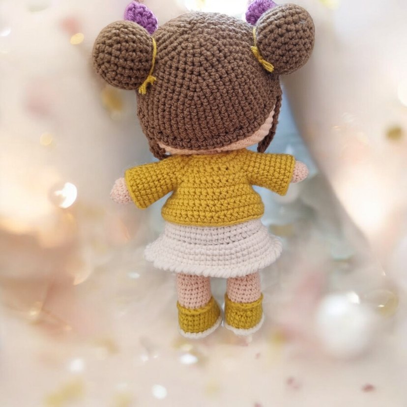 Sarı Ceketli Örgü Oyuncak Bebek 24 cm - Görsel 3