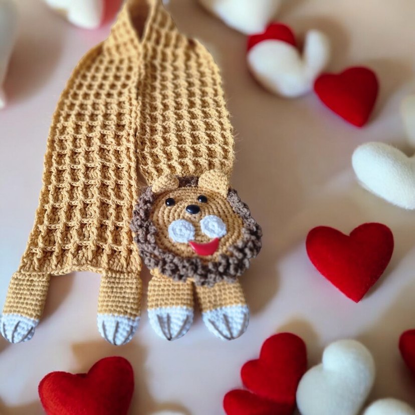 Aslan Figürlü El Örgüsü Çocuk Atkısı - Görsel 3