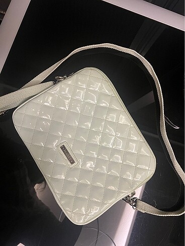 Bershka tablet çantası