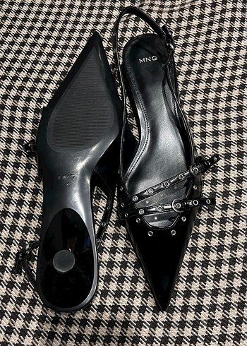 Siyah Topuklu Ayakkabı - Görsel 2
