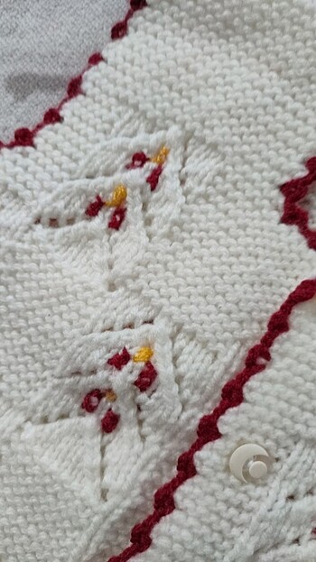 Krem renkli örme bebek yeleği  - Görsel 3