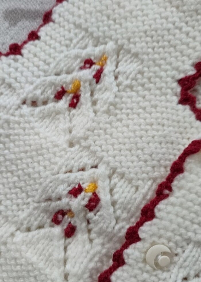 Krem renkli örme bebek yeleği  - Görsel 3