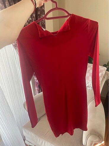 Kırmızı elbise - Görsel 3