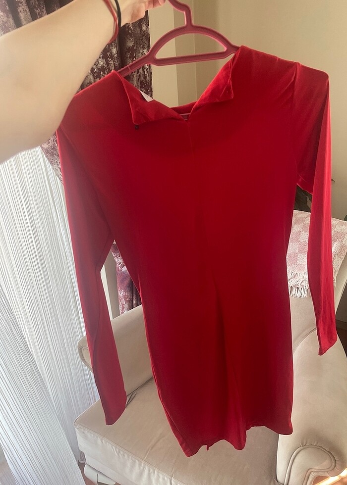 Kırmızı elbise - Görsel 3