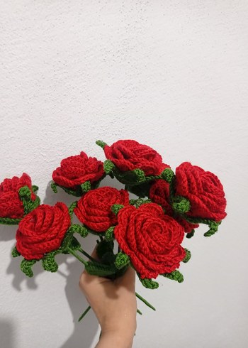 El Yapımı Kırmızı Örgü Güller - Görsel 4
