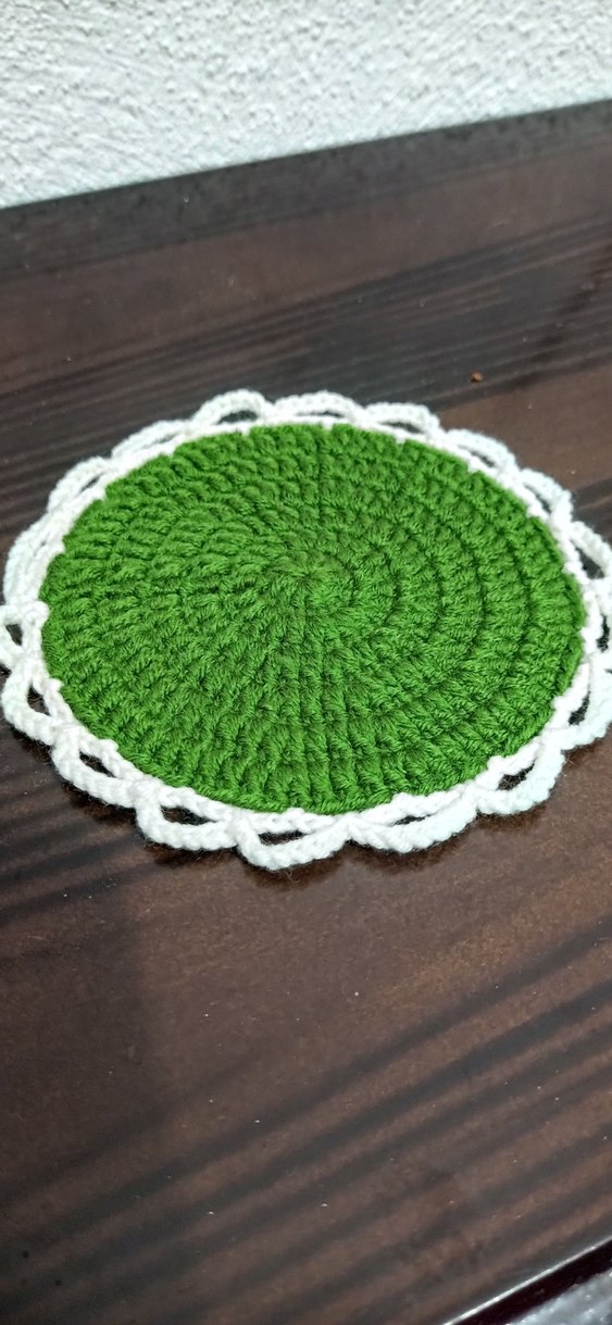Yeşil Beyaz Örgü Yuvarlak Bardak Altlığı - Görsel 2