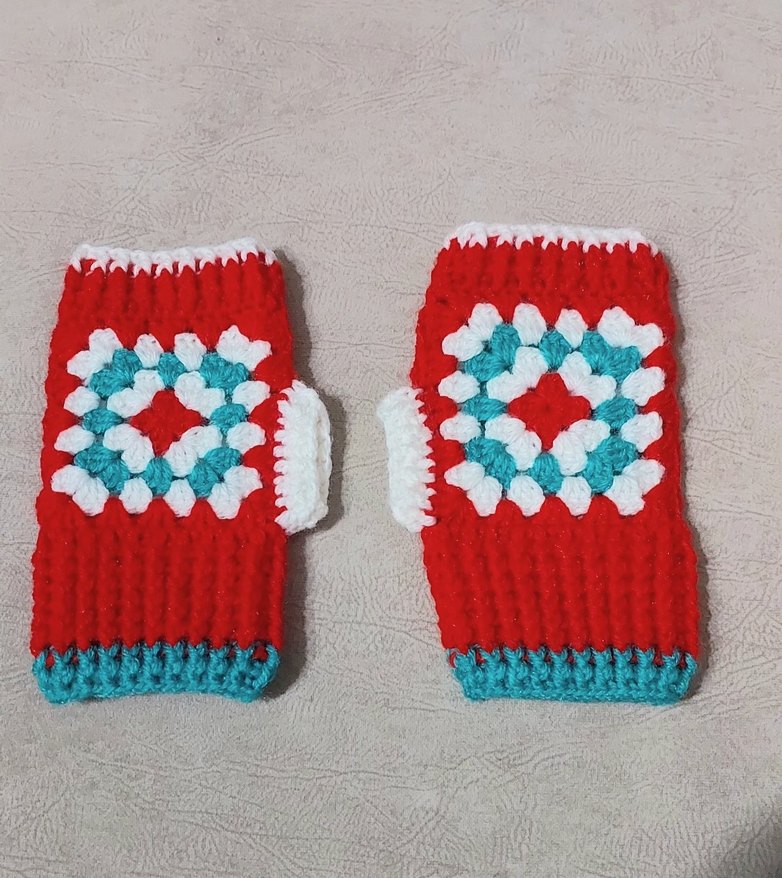 Renkli Örgü Parmaksız Kadın Eldiveni - Görsel 2