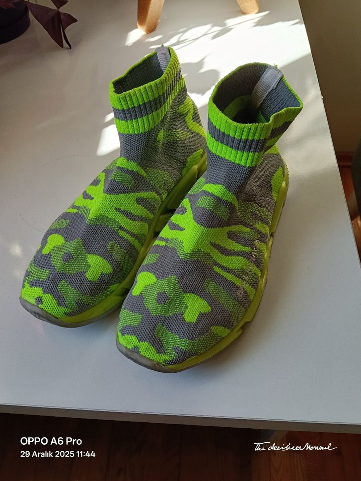 Desenli Spor Ayakkabı - Görsel 2