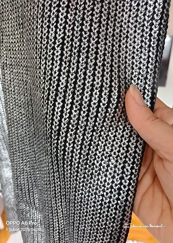 Gümüş renk V Yaka Uzun Örgü Kadın Kazak - Görsel 4