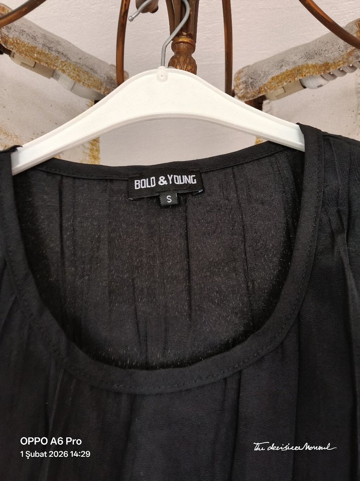 Kadın Siyah Kolsuz buluz - Görsel 2