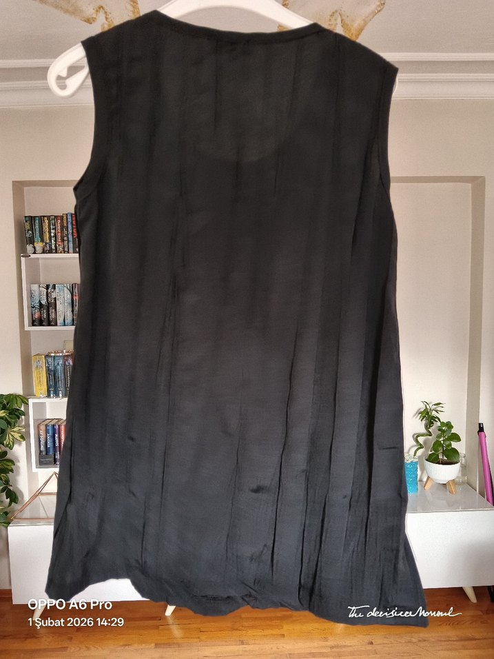 Kadın Siyah Kolsuz buluz - Görsel 3