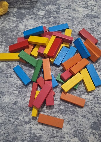 Renkli Ahşap Bloklar Jenga oyunu