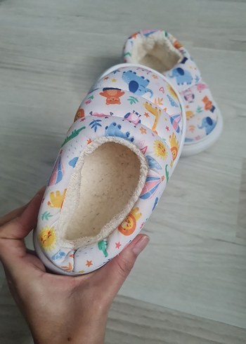 Kız Çocuk Desenli Sıcak Terlik - Görsel 3