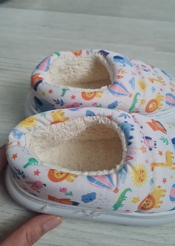 Kız Çocuk Desenli Sıcak Terlik - Görsel 7