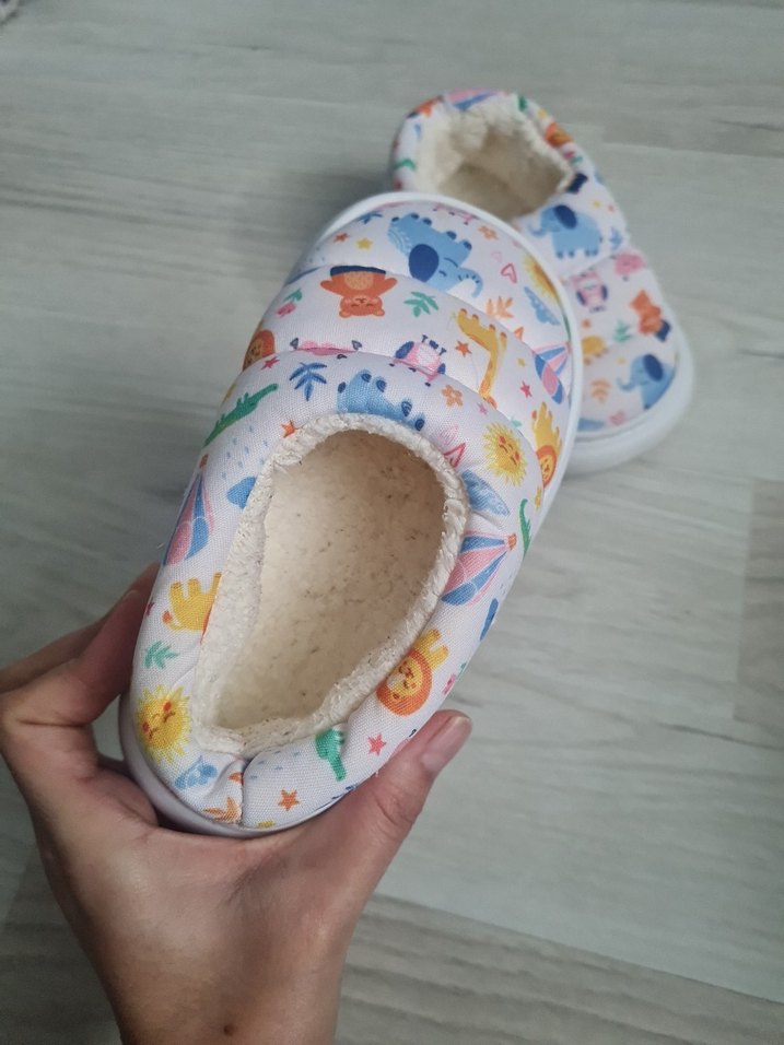 Kız Çocuk Desenli Sıcak Terlik - Görsel 3