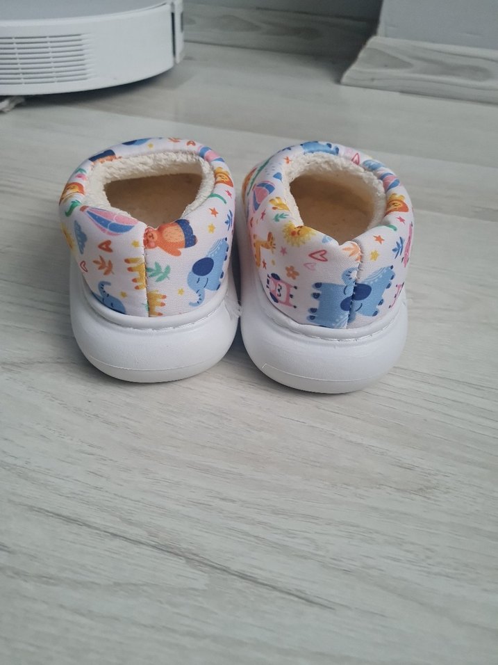 Kız Çocuk Desenli Sıcak Terlik - Görsel 5