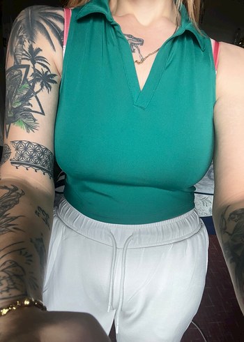 V Yaka Yeşil Crop Top - Görsel 2