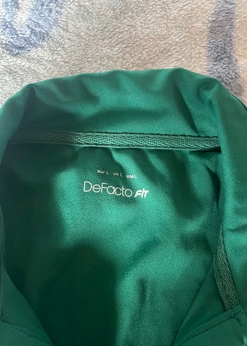 V Yaka Yeşil Crop Top - Görsel 3