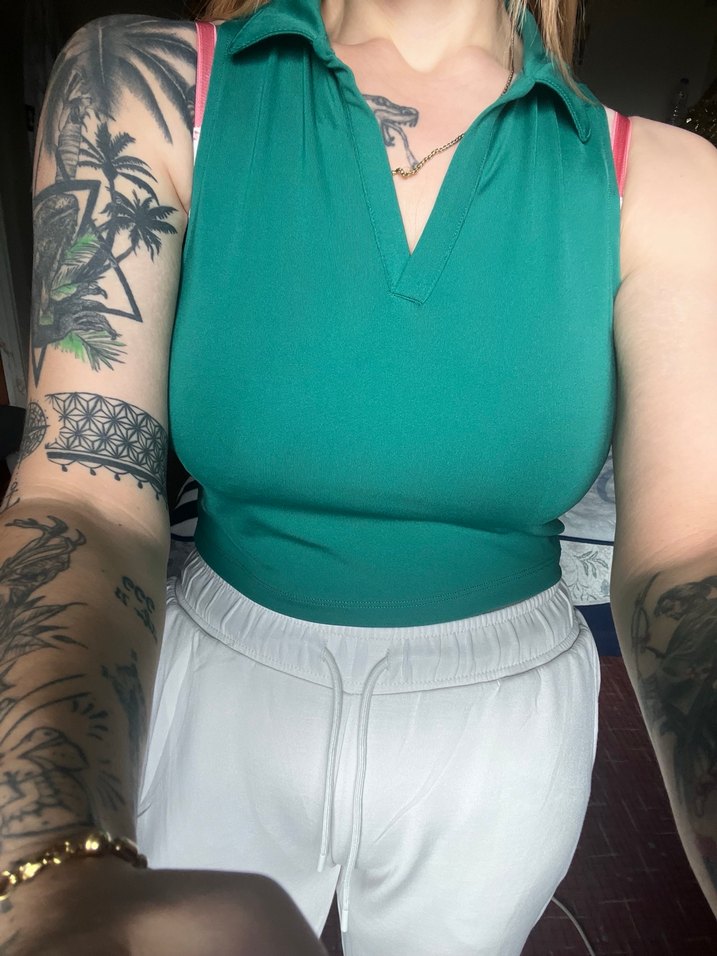 V Yaka Yeşil Crop Top - Görsel 2