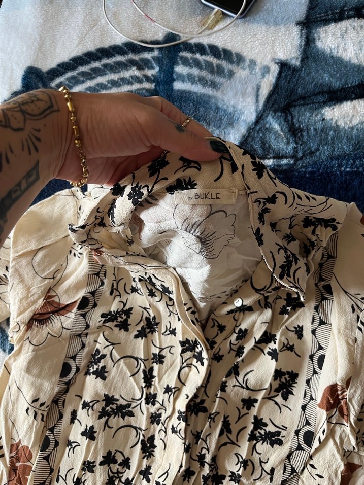 Düğmeli V Yakalı Uzun Bohem Elbise - Görsel 4