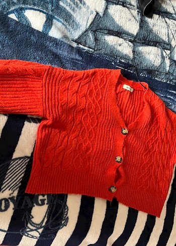 Kırmızı Düğmeli Örgü Salaş hırka - Görsel 4