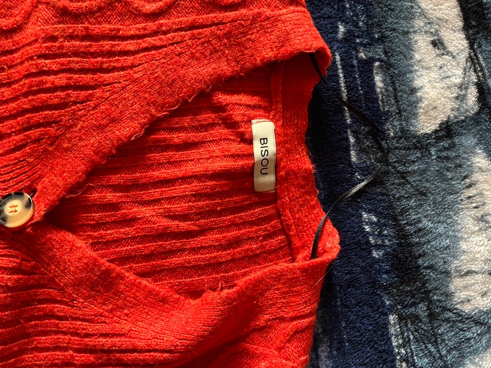 Kırmızı Düğmeli Örgü Salaş hırka - Görsel 5