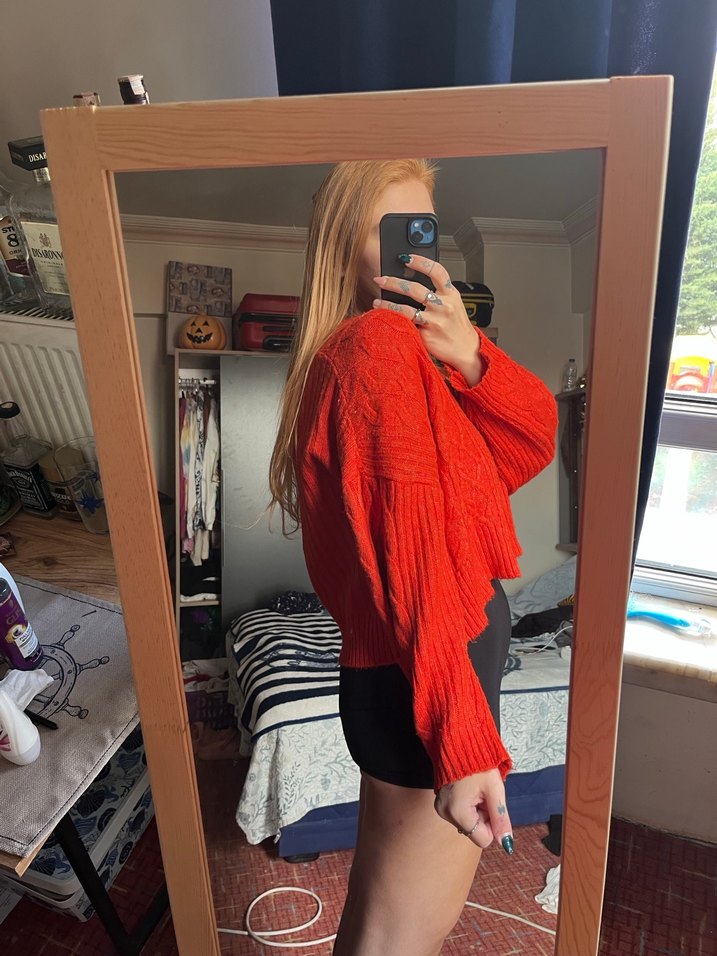 Kırmızı Düğmeli Örgü Salaş hırka - Görsel 2