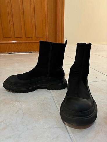 36 Beden Zara siyah bot